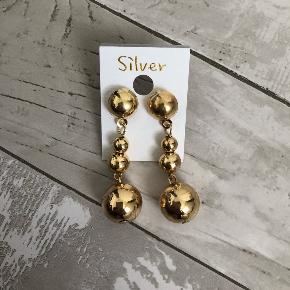 🌼🌸 Gold dangle earrings